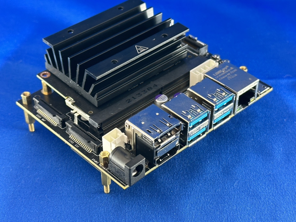 Jetson TX2 NX&trade; 対応キャリアボード CHINCHILLA Jetson 001